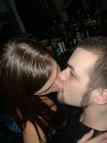 kristoffer and maria kissing